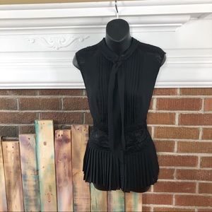 Sleeveless Blouse with Lace